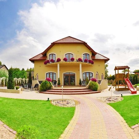 Rezydencja Szmaragdowy Ogrod Hotel Konstantynow Lodzki Exterior photo