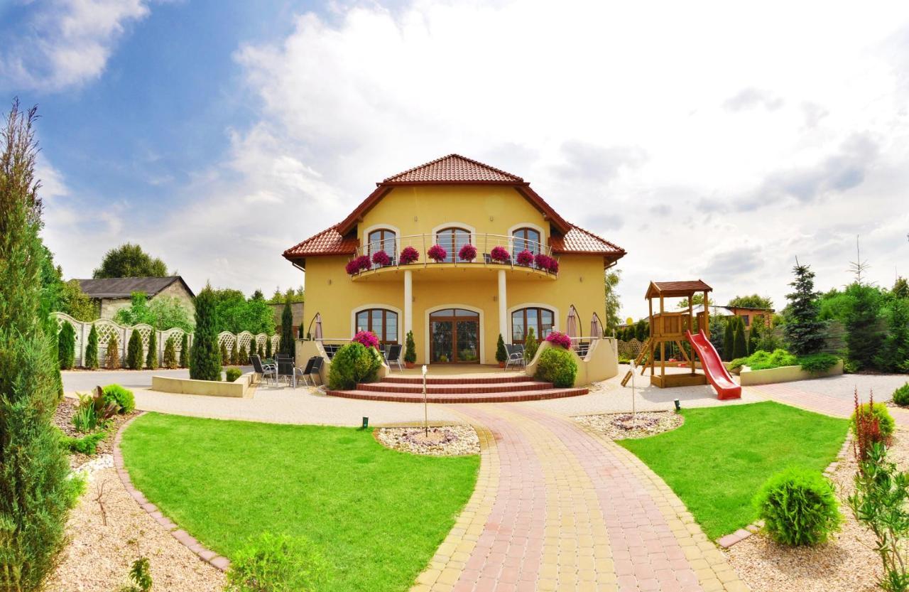 Rezydencja Szmaragdowy Ogrod Hotel Konstantynow Lodzki Exterior photo